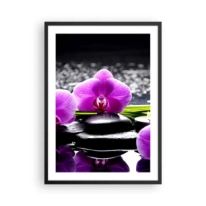 Pôster com moldura preta - Uma orquídea roxa contra um fundo de pedras e água em um ambiente de spa - 50x70cm - Afogar-se na paz e sossego - Decoração de parede moderna para a sala de estar e quarto ARTTOR