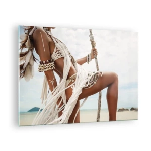 Quadro em vidro - Uma mulher com roupas étnicas, conchas e um pedaço de pau na praia. - 70x50cm - Sacerdotisa do Sol - Decoração de parede moderna para a sala de estar e quarto ARTTOR