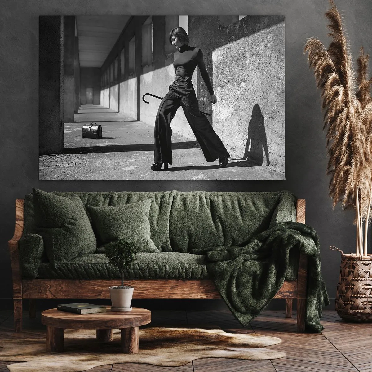 Quadro em tela - Mulher estilosa em ambiente industrial - 70x50cm - Elegância urbana - Decoração de parede moderna para a sala de estar e quarto ARTTOR