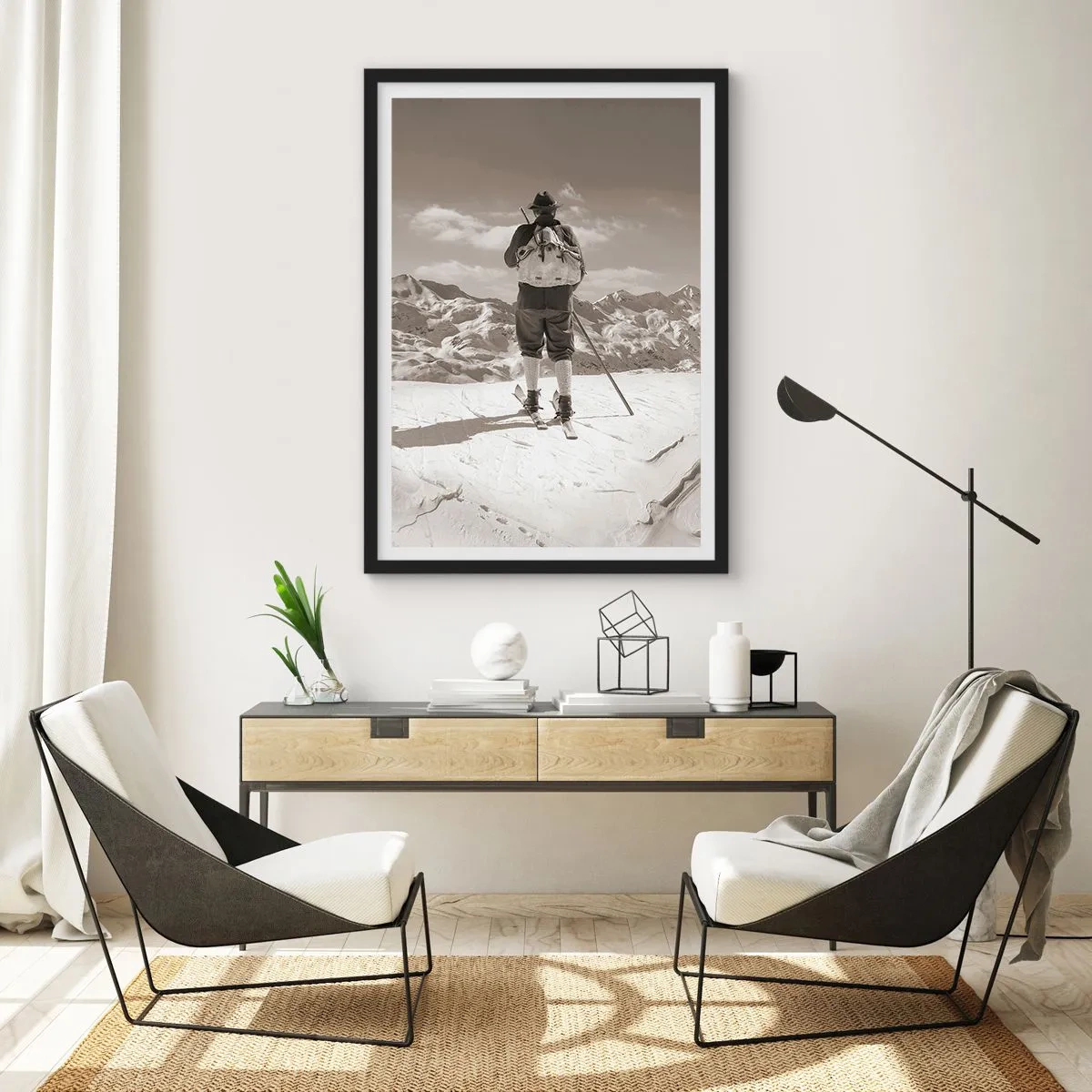 Pôster com moldura preta - Um esquiador de estilo retrô com montanhas ao fundo - 50x70cm - E as montanhas são as mesmas - Decoração de parede moderna para a sala de estar e quarto ARTTOR