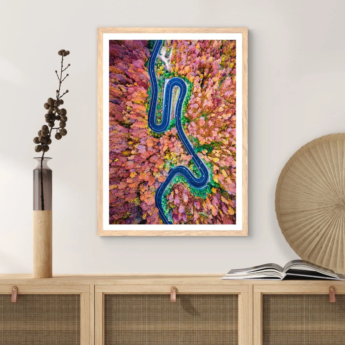 Pôster com moldura de carvalho claro - Estrada sinuosa pela floresta - 70x100 cm