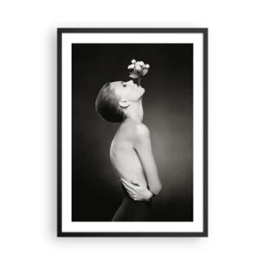 Pôster com moldura preta - Retrato em preto e branco de uma mulher com flores - 50x70cm - Elegância excêntrica - Decoração de parede moderna para a sala de estar e quarto ARTTOR