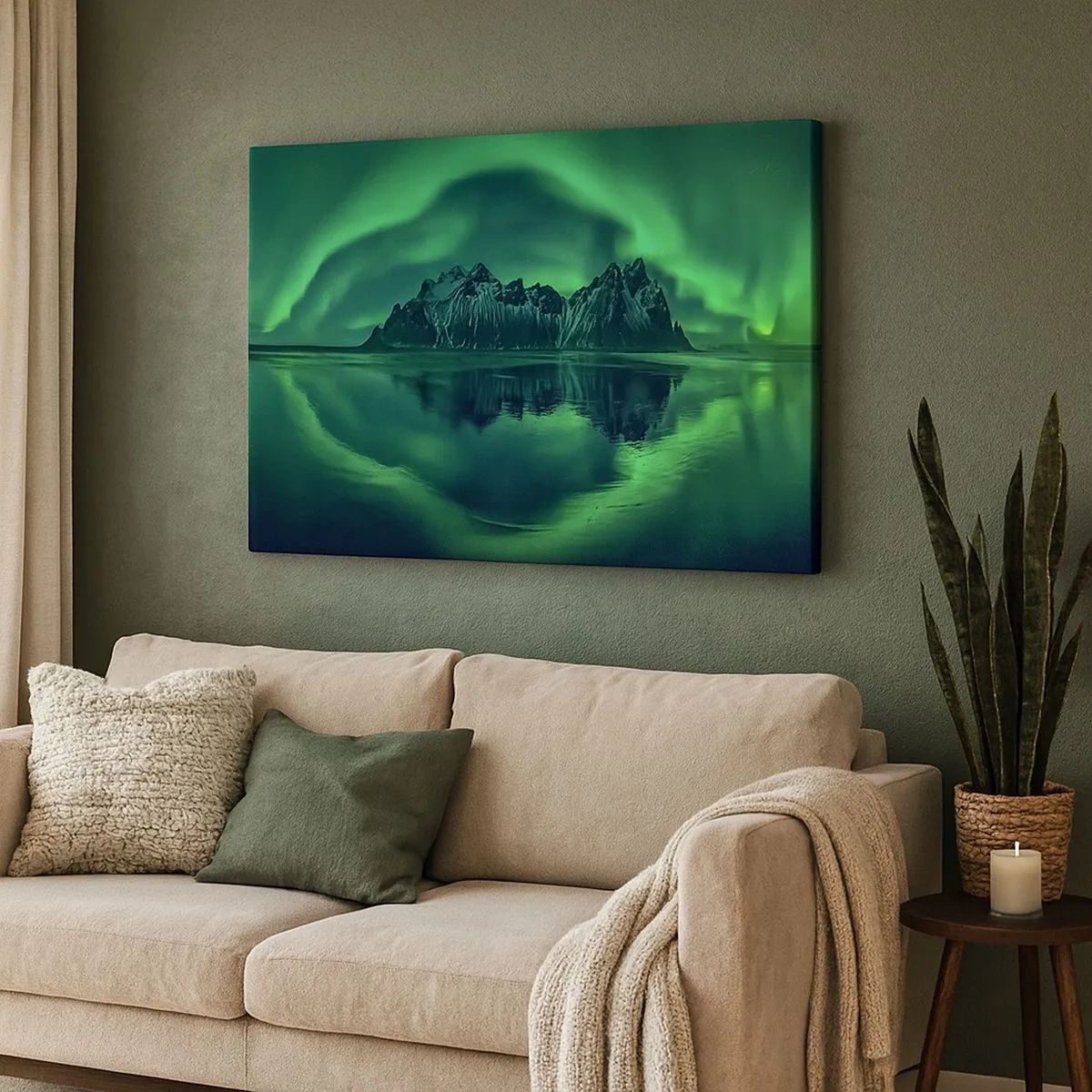 Quadro em tela - Montanhas cercadas pela aurora boreal refletida na água - 70x50cm - Nos braços da aurora - Decoração de parede moderna para a sala de estar e quarto ARTTOR