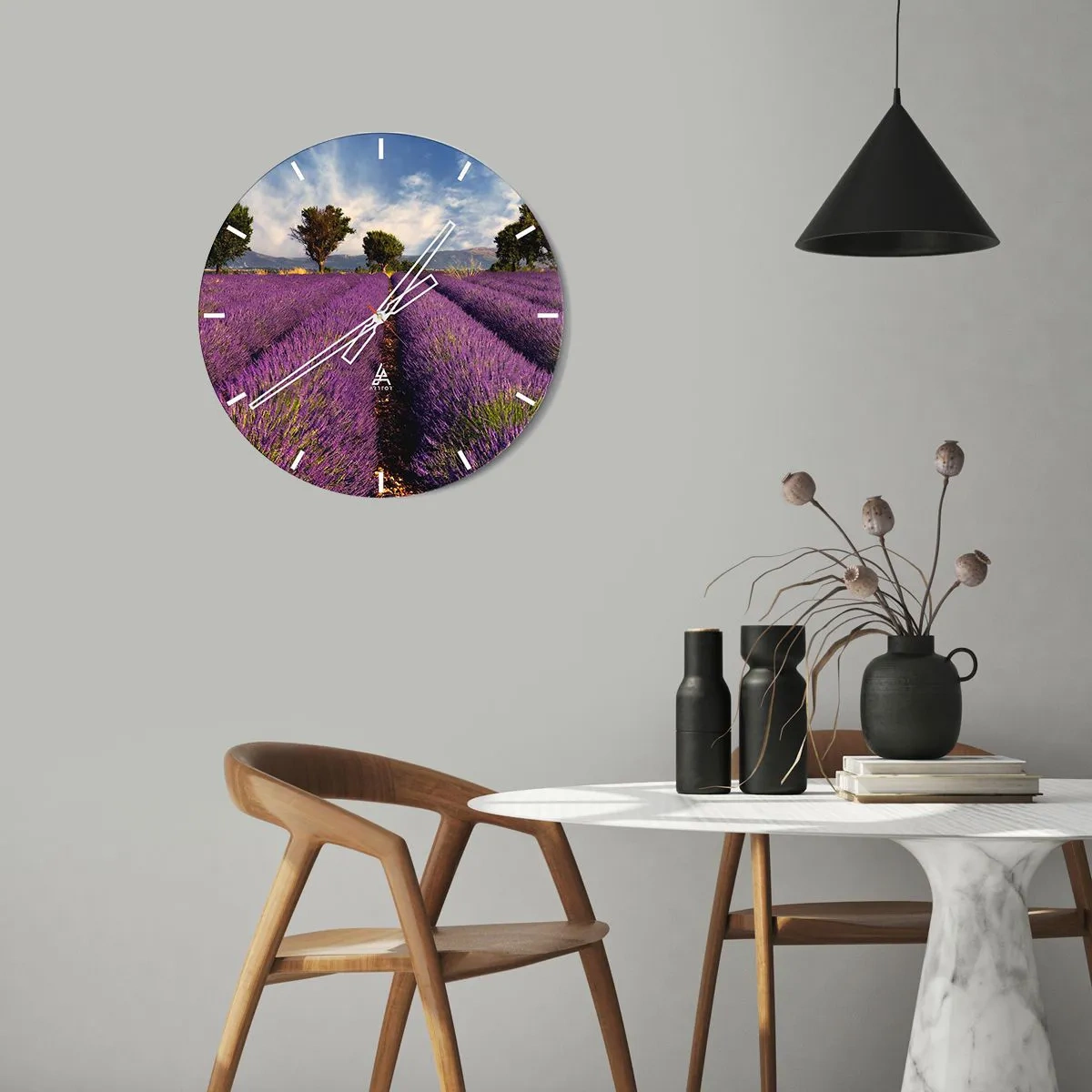 Relógio de parede - Relógio em vidro - Um campo de lavanda com vista para as montanhas - 30x30cm - Prados de lavanda - Decoração de parede moderna para a sala de estar, cozinha e quarto ARTTOR