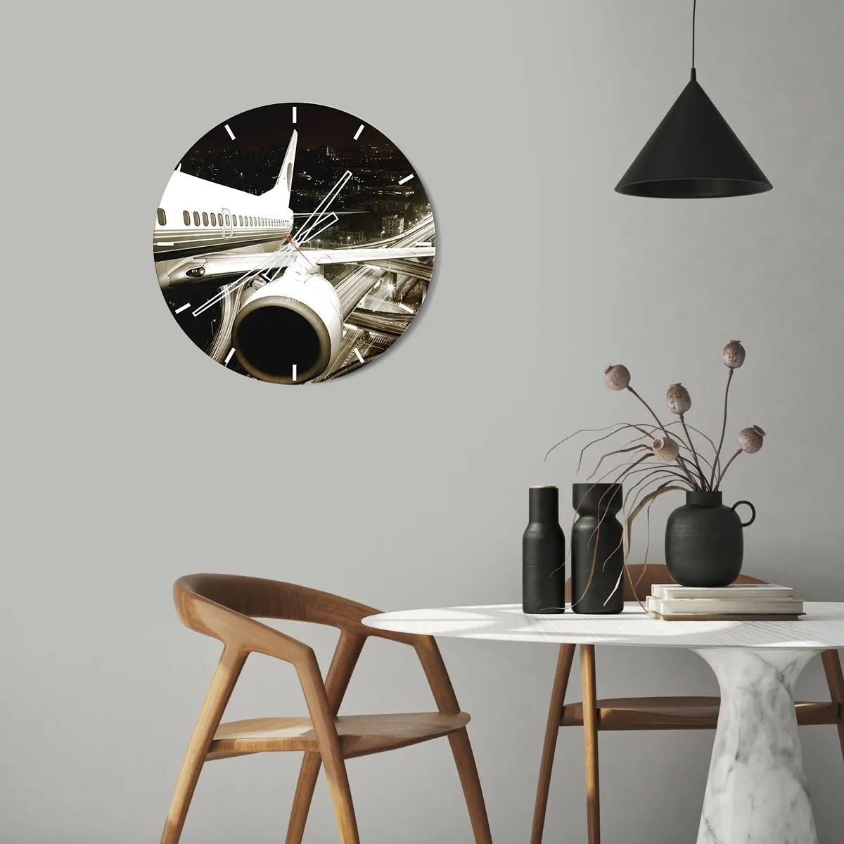 Relógio de parede - Relógio em vidro - Um avião tendo como pano de fundo uma cidade noturna - 30x30cm - Voar para a noite - Decoração de parede moderna para a sala de estar, cozinha e quarto ARTTOR
