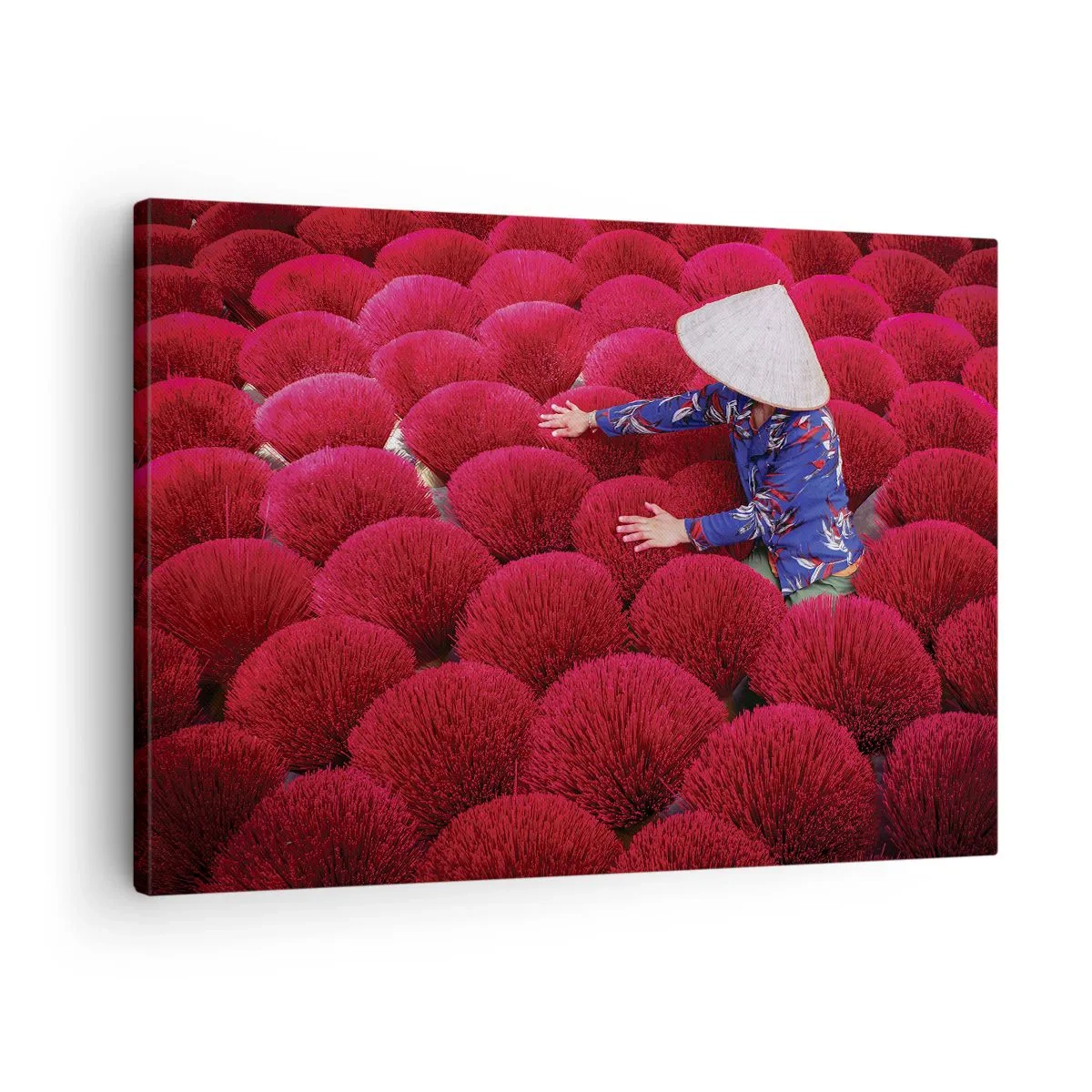 Quadro em tela - Uma mulher usando um chapéu tradicional entre incensos vermelhos - 70x50cm - No campo de arroz - Decoração de parede moderna para a sala de estar e quarto ARTTOR