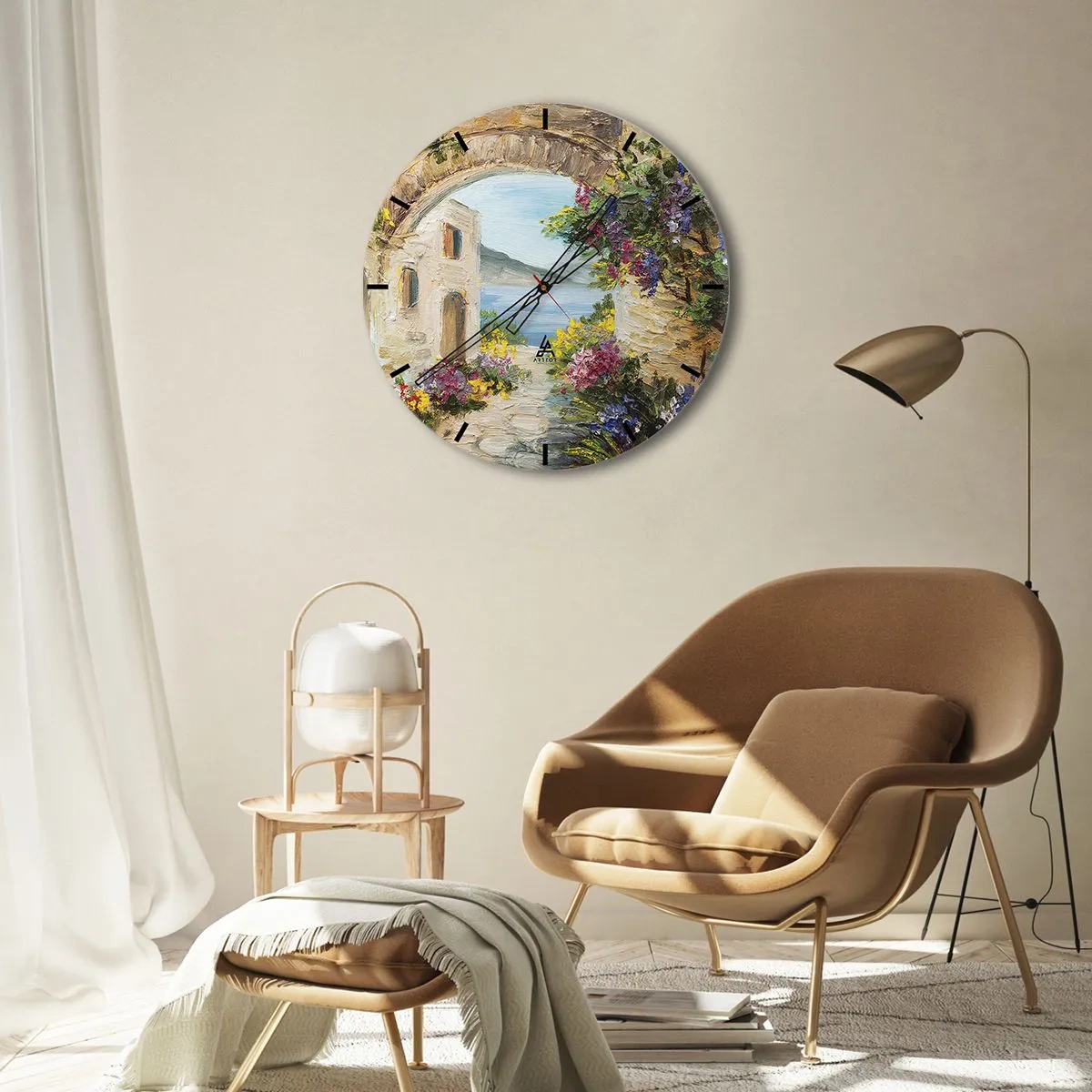 Relógio de parede - Relógio em vidro - Uma rua com atmosfera, flores e vista para o mar - 30x30cm - O encanto da província costeira - Decoração de parede moderna para a sala de estar, cozinha e quarto ARTTOR