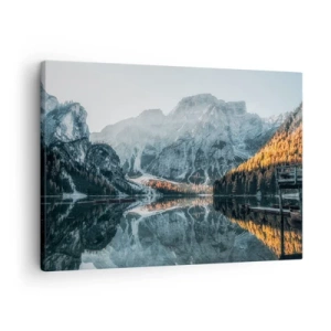 Quadro em tela - Uma paisagem montanhosa refletida na superfície calma de um lago - 70x50cm - Paisagem espelhada - Decoração de parede moderna para a sala de estar e quarto ARTTOR