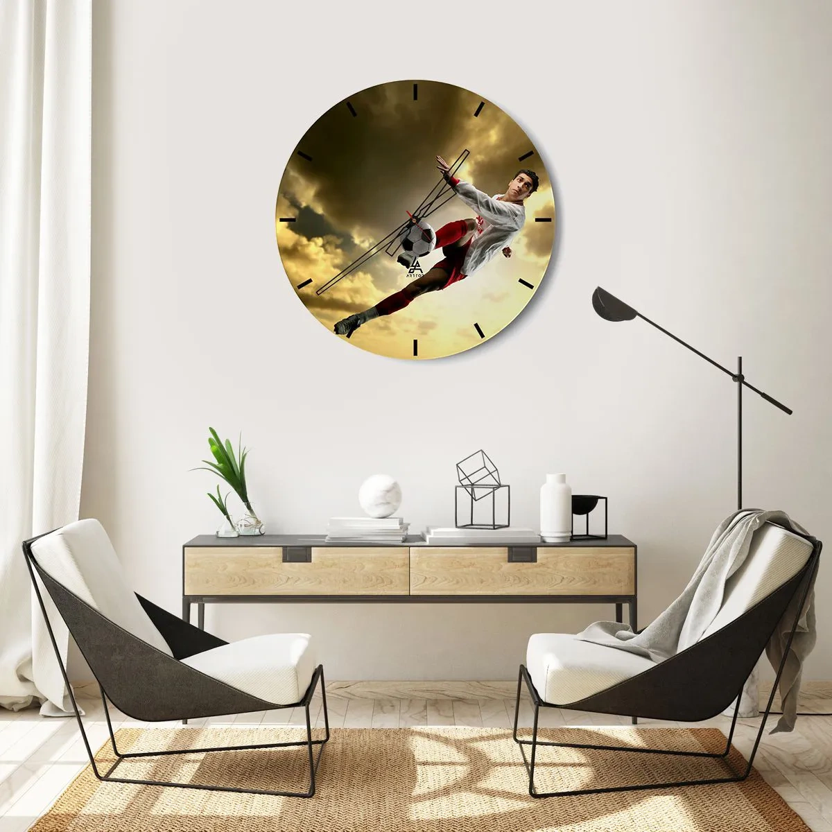 Relógio de parede - Relógio em vidro - Um jogador de futebol em ação dinâmica contra um céu dourado - 30x30cm - O céu do futebol - Decoração de parede moderna para a sala de estar, cozinha e quarto ARTTOR