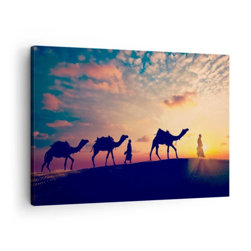 Quadro em tela - Uma caravana de camelos vagando pelo deserto ao pôr do sol - 70x50cm - O misterioso espírito do Oriente - Decoração de parede moderna para a sala de estar e quarto ARTTOR