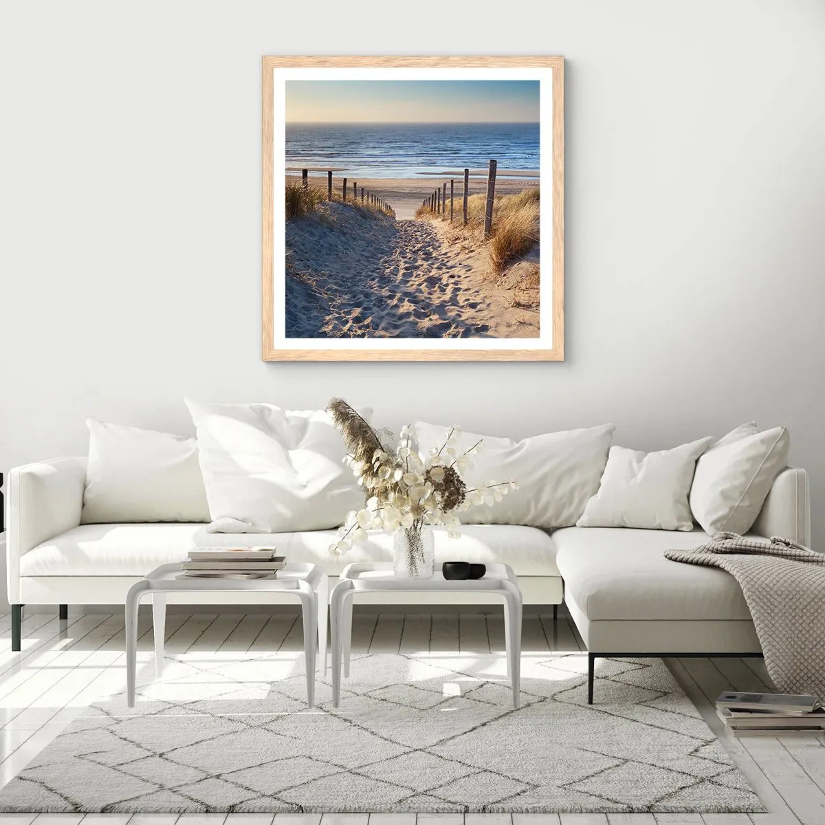 Pôster com moldura de carvalho claro - O som do mar, o canto dos pássaros, a praia selvagem entre a relva... - 40x40 cm