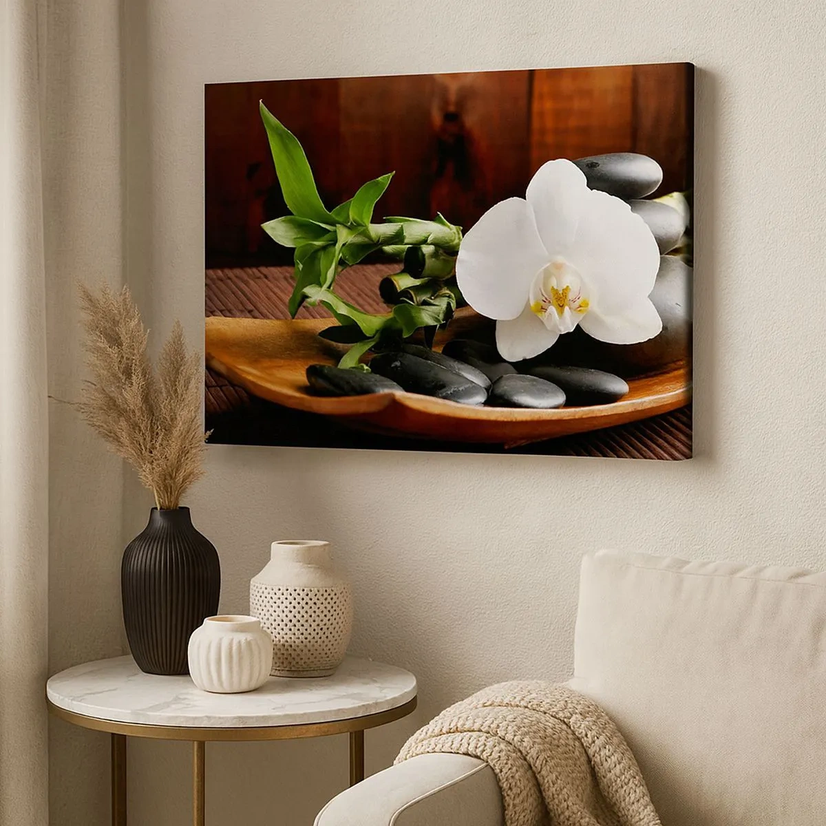 Quadro em tela - Orquídea branca com bambu sobre fundo de pedra em estilo zen - 70x50cm - Renda-se ao toque da natureza - Decoração de parede moderna para a sala de estar e quarto ARTTOR