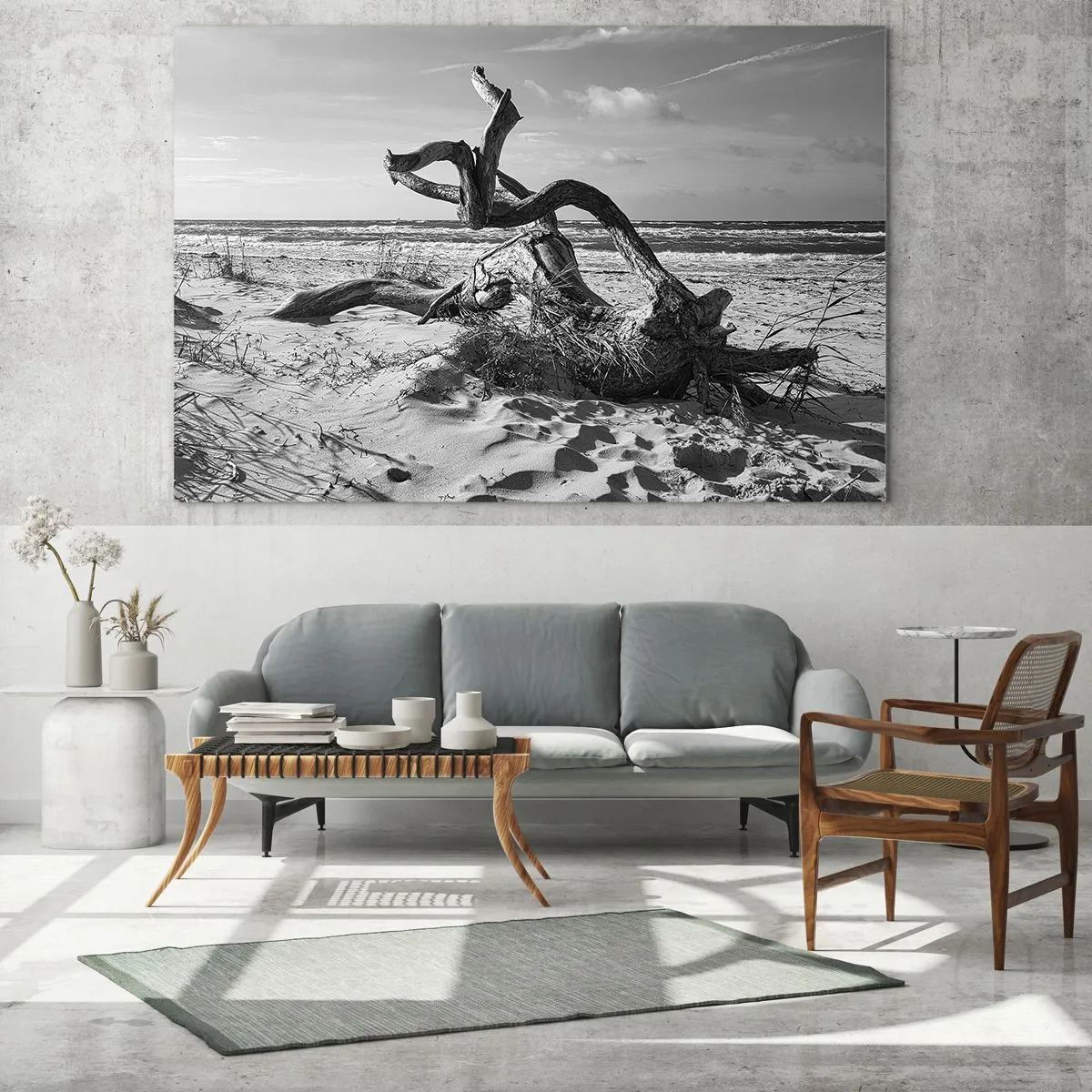 Quadro em vidro - Uma paisagem em preto e branco com um galho caído em uma praia litorânea. - 70x50cm - Escultura do mar - Decoração de parede moderna para a sala de estar e quarto ARTTOR