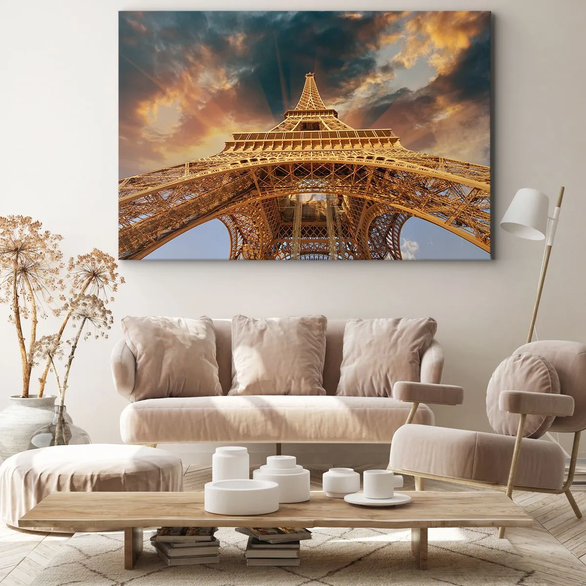 Quadro em tela - A Torre Eiffel vista de baixo contra o pôr do sol como pano de fundo - 70x50cm - Como a humanidade chegou ao céu - Decoração de parede moderna para a sala de estar e quarto ARTTOR