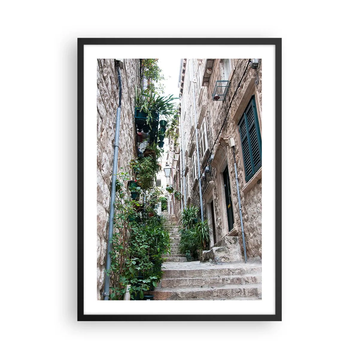 Pôster com moldura preta - Uma rua de pedra com vegetação exuberante e escadas - 50x70cm - Charme da cidade velha - Decoração de parede moderna para a sala de estar e quarto ARTTOR