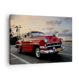 Quadro em tela - Um conversível clássico vermelho estacionado perto de palmeiras ao anoitecer. - 70x50cm - Calor vermelho dos trópicos - Decoração de parede moderna para a sala de estar e quarto ARTTOR