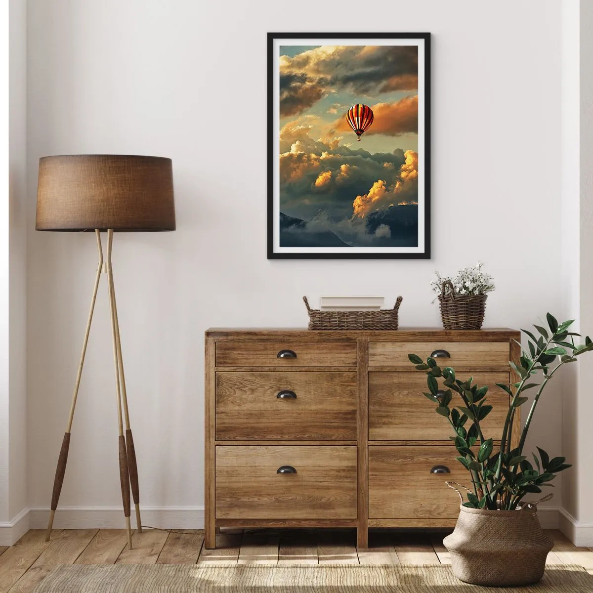 Pôster com moldura preta - Um balão entre as nuvens ao pôr do sol - 50x70cm - Eu voo porque sou livre - Decoração de parede moderna para a sala de estar e quarto ARTTOR