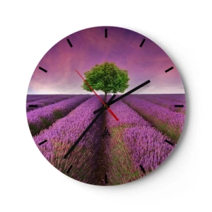 Relógio de parede - Relógio em vidro - Um campo de lavanda com uma árvore solitária contra um céu colorido - 30x30cm - Nos campos de lavanda - Decoração de parede moderna para a sala de estar, cozinha e quarto ARTTOR