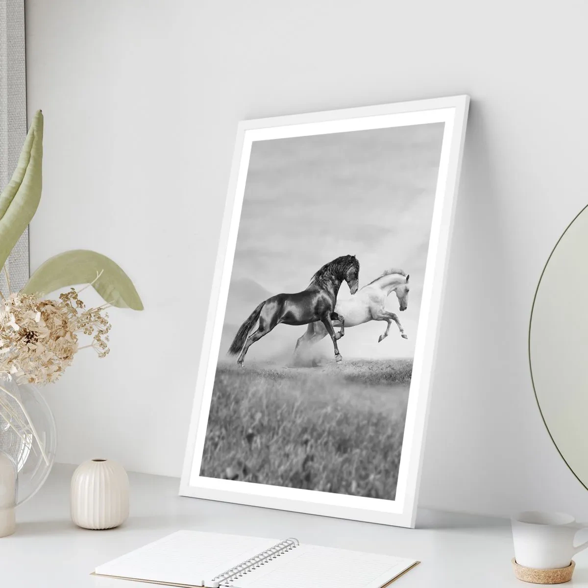 Pôster em moldura branca - Anjos e demônios - 61x91 cm