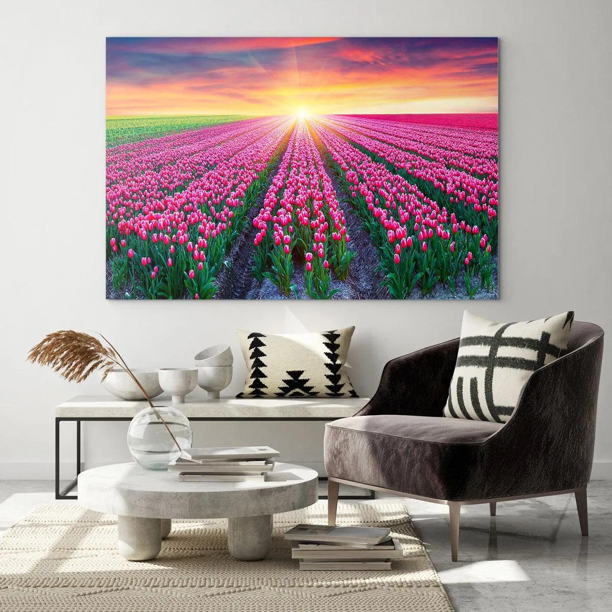 Quadro em vidro - Um campo de tulipas cor-de-rosa sob os raios do sol poente - 70x50cm - Quinta da Beleza - Decoração de parede moderna para a sala de estar e quarto ARTTOR
