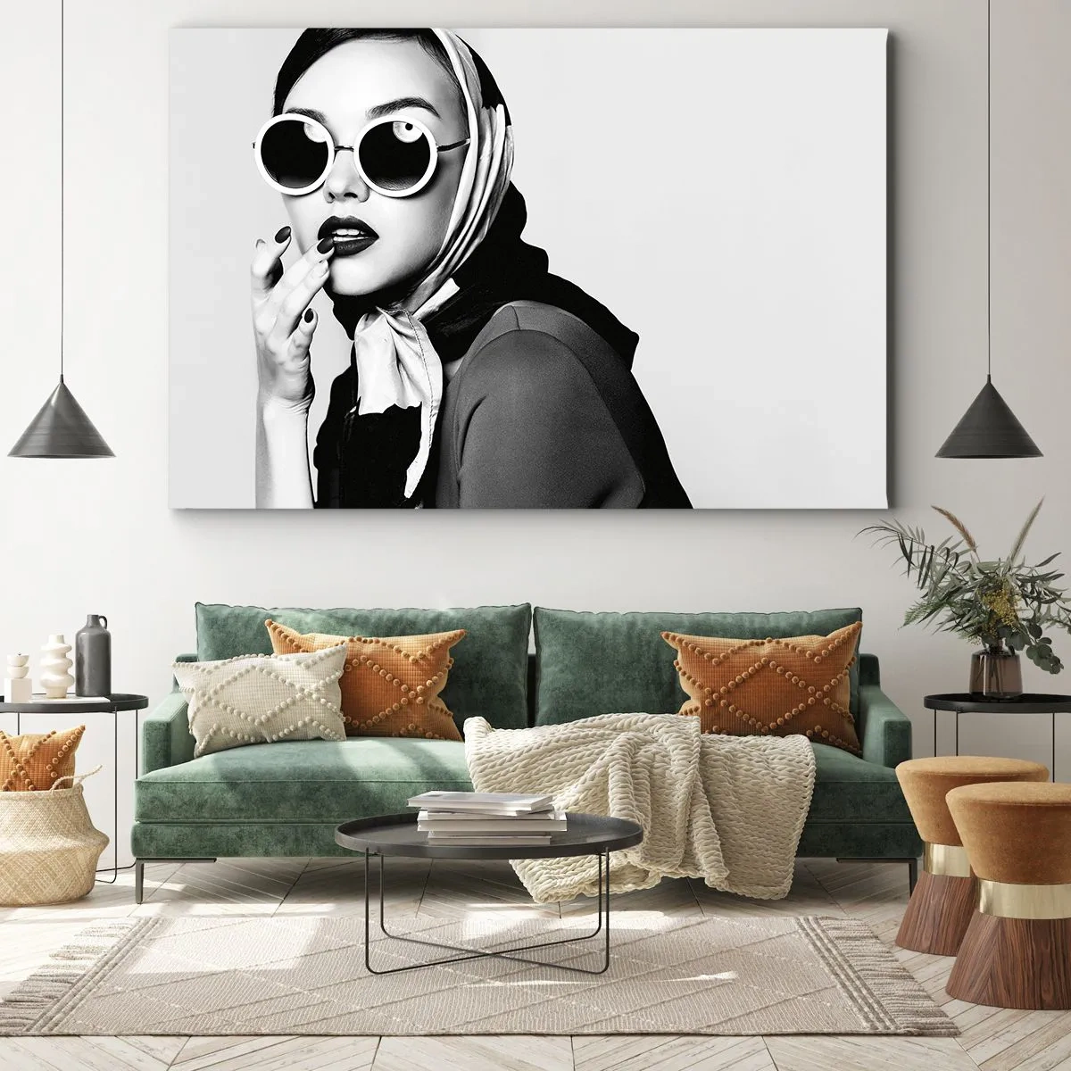 Quadro em tela - Retrato em preto e branco de uma mulher usando óculos e lenço na cabeça - 70x50cm - Saudações dos anos 60 - Decoração de parede moderna para a sala de estar e quarto ARTTOR