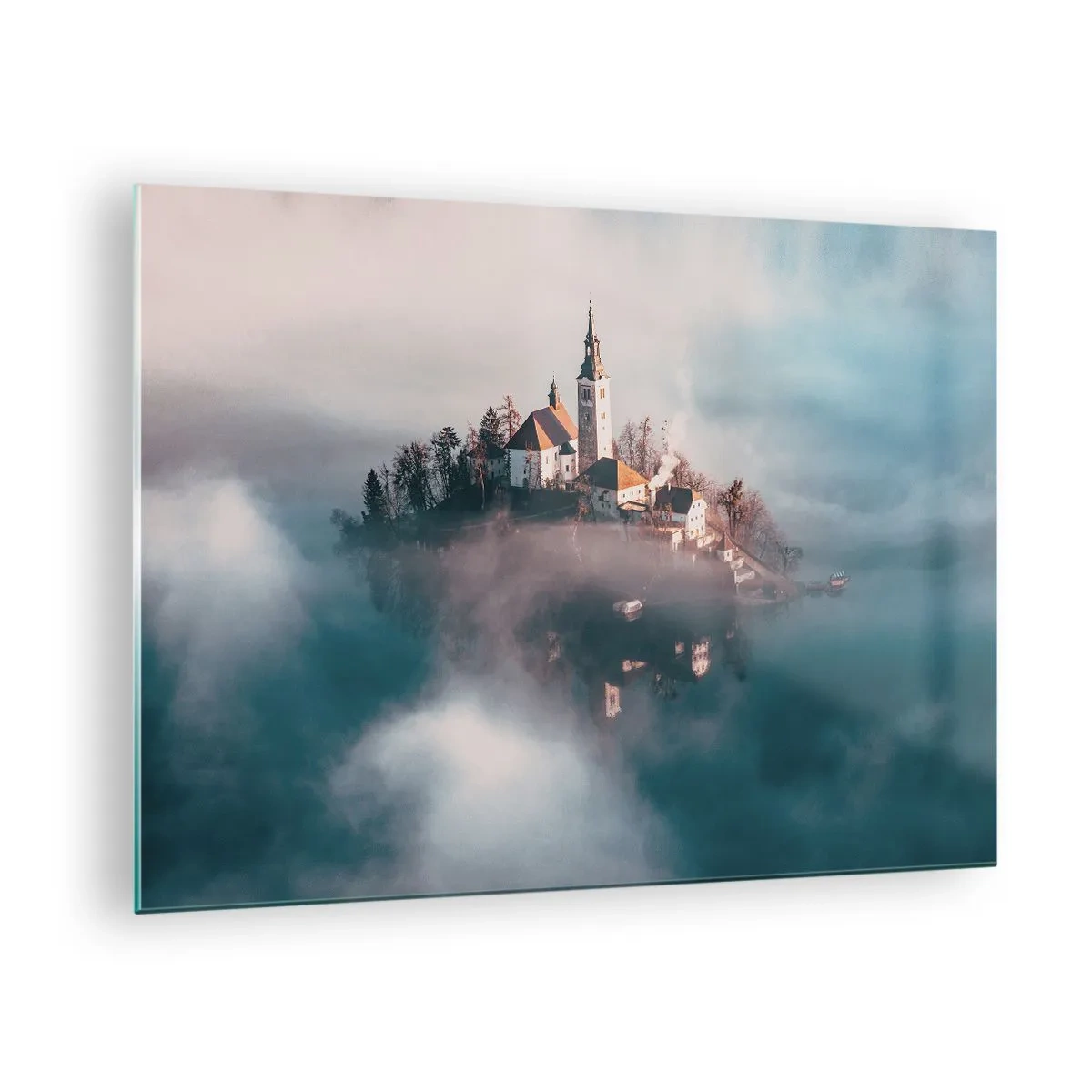 Quadro em vidro - Uma ilha com uma igreja cercada por neblina em um lago calmo - 70x50cm - A ilha dos Sonhos - Decoração de parede moderna para a sala de estar e quarto ARTTOR