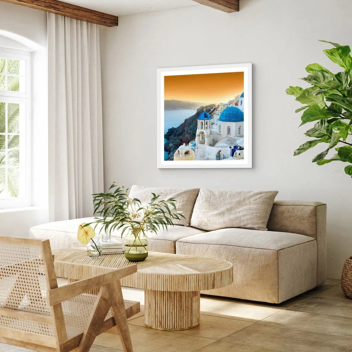 Pôster em moldura branca - Santorini - abraçada às rochas - 50x50 cm