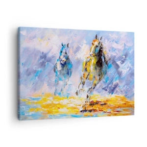 Quadro em tela - Dois cavalos em movimento contra o pano de fundo de uma paisagem abstrata - 70x50cm - Galopando através do brilho - Decoração de parede moderna para a sala de estar e quarto ARTTOR