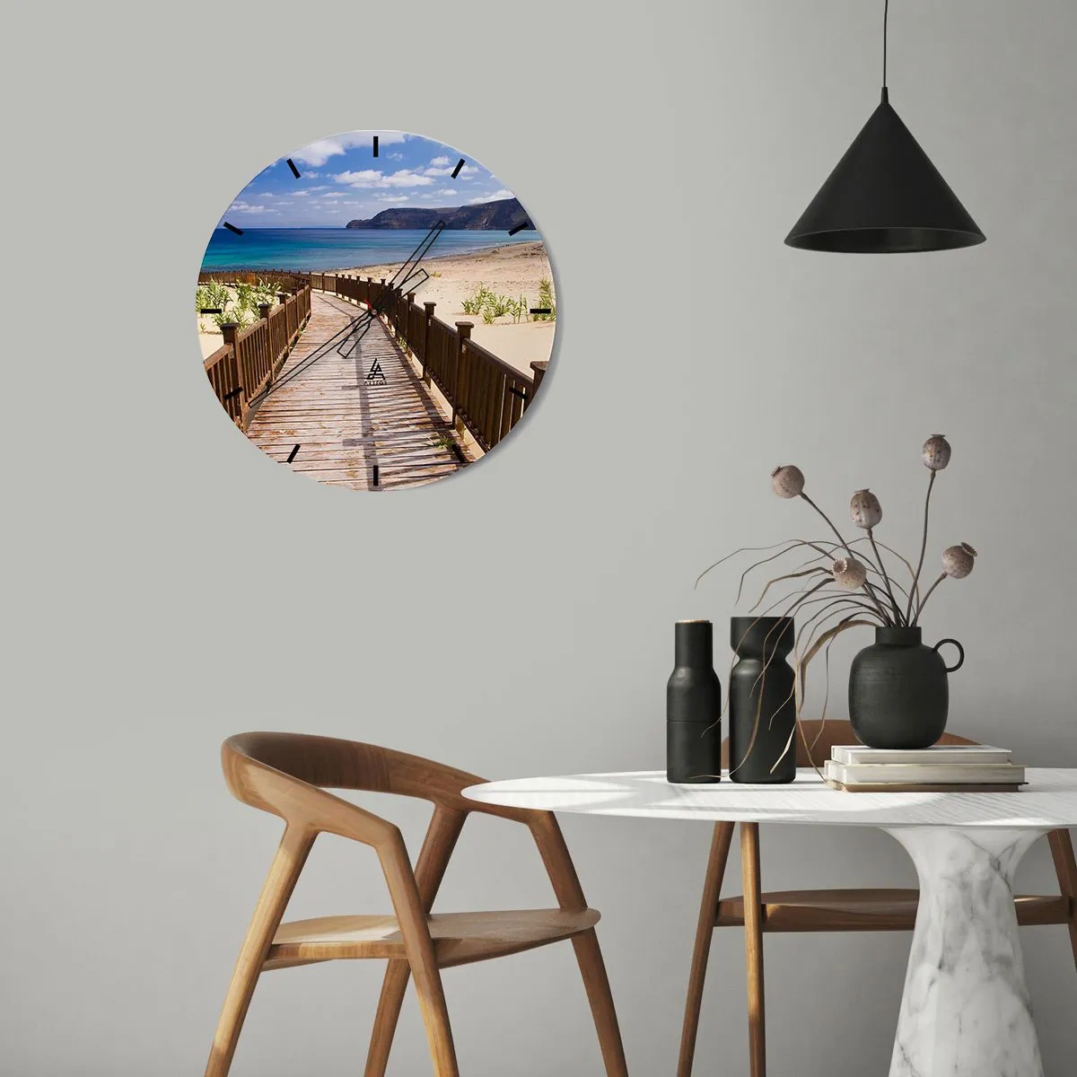 Relógio de parede - Relógio em vidro - Uma passarela de madeira que leva à praia junto ao mar azul - 30x30cm - Leve-me para as ilhas felizes - Decoração de parede moderna para a sala de estar, cozinha e quarto ARTTOR