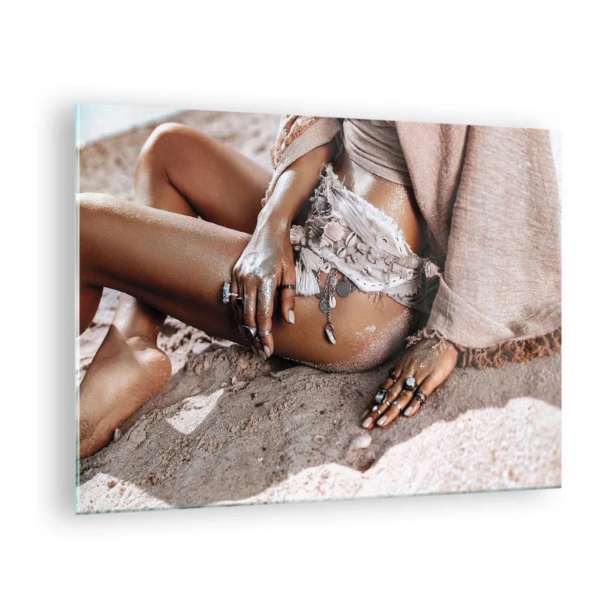 Quadro em vidro - Silhueta feminina em uma praia de areia - 70x50cm - Expulsa pelas ondas? - Decoração de parede moderna para a sala de estar e quarto ARTTOR