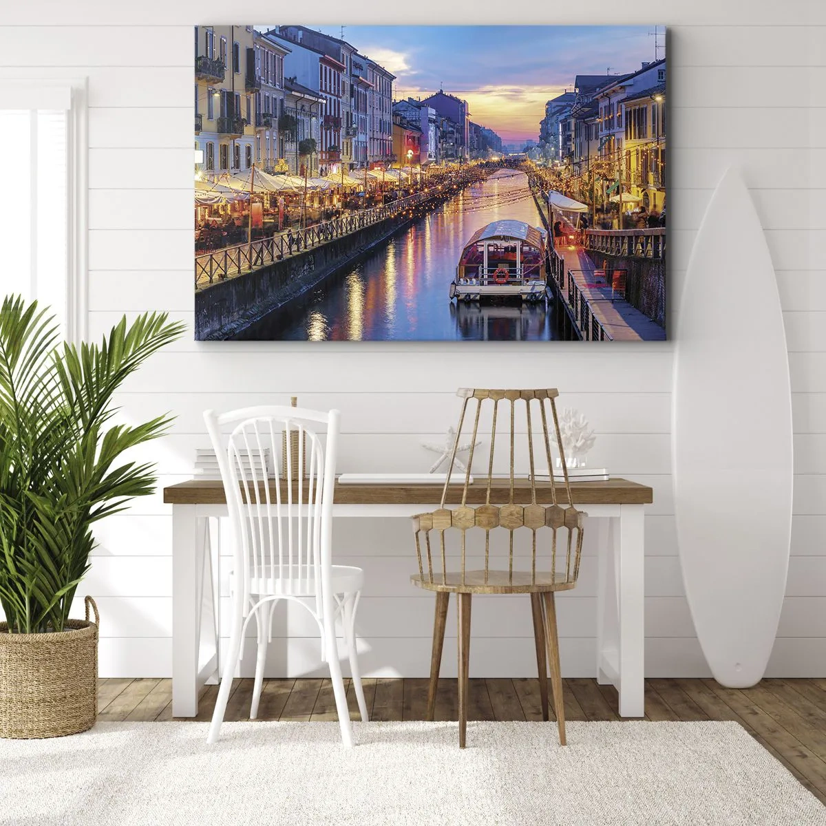 Quadro em tela - Um canal com iluminação cercado por edifícios coloridos - 70x50cm - Uma noite de luz e diversão - Decoração de parede moderna para a sala de estar e quarto ARTTOR