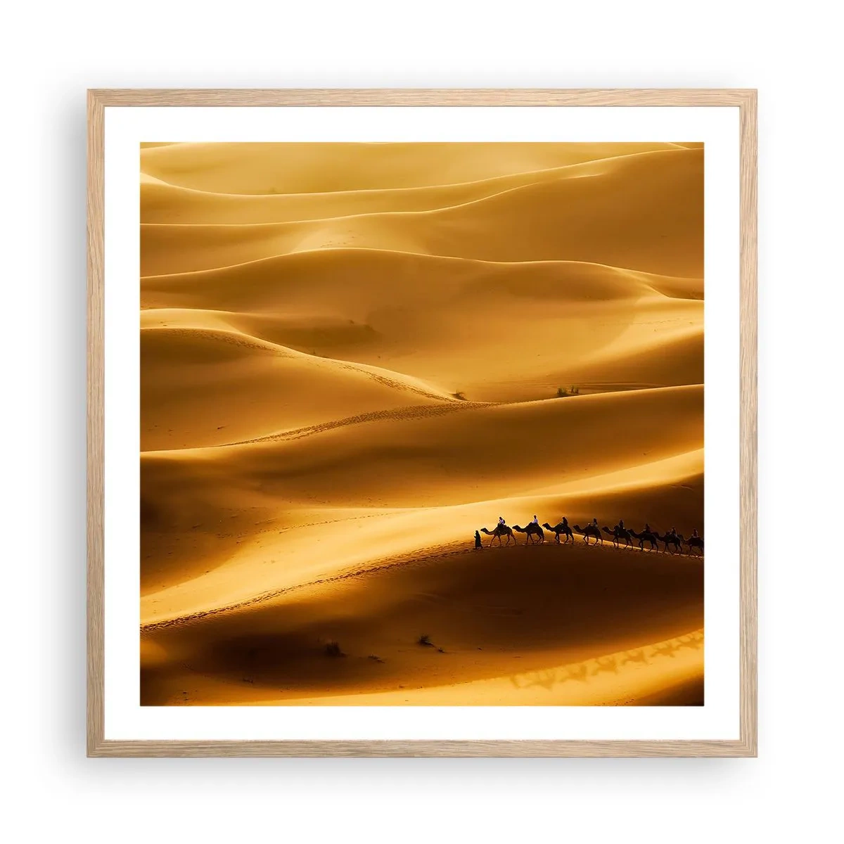 Pôster com moldura de carvalho claro - Caravana nas ondas do deserto - 60x60 cm