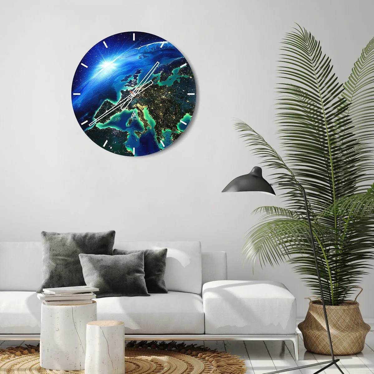 Relógio de parede - Relógio em vidro - Vista da Terra do espaço com cidades iluminadas - 30x30cm - Uma Europa cintilante - Decoração de parede moderna para a sala de estar, cozinha e quarto ARTTOR