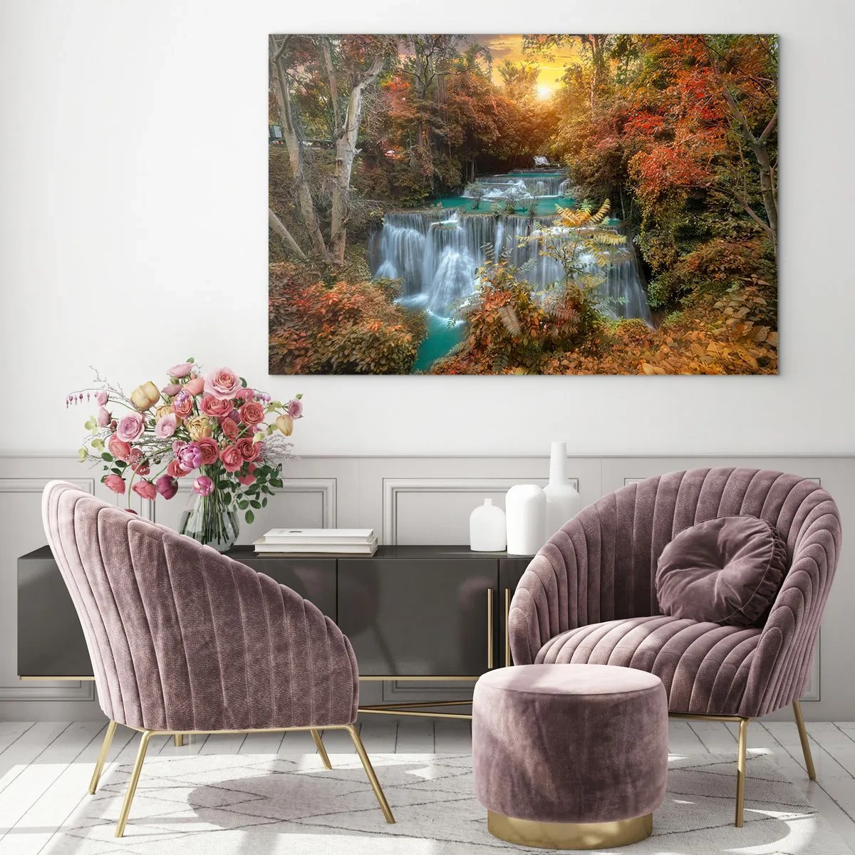 Quadro em vidro - Uma cachoeira pitoresca cercada por uma floresta de outono ao pôr do sol - 70x50cm - O tesouro escondido da floresta - Decoração de parede moderna para a sala de estar e quarto ARTTOR