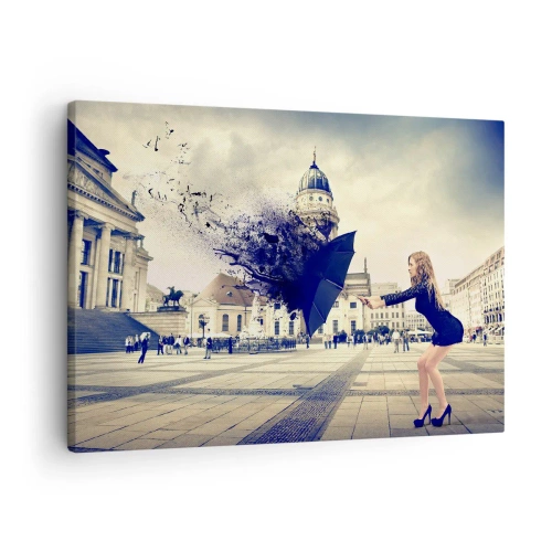 Quadro em tela - Uma mulher com um guarda-chuva em uma composição artística contra um fundo urbano - 70x50cm - Há um vento... - Decoração de parede moderna para a sala de estar e quarto ARTTOR