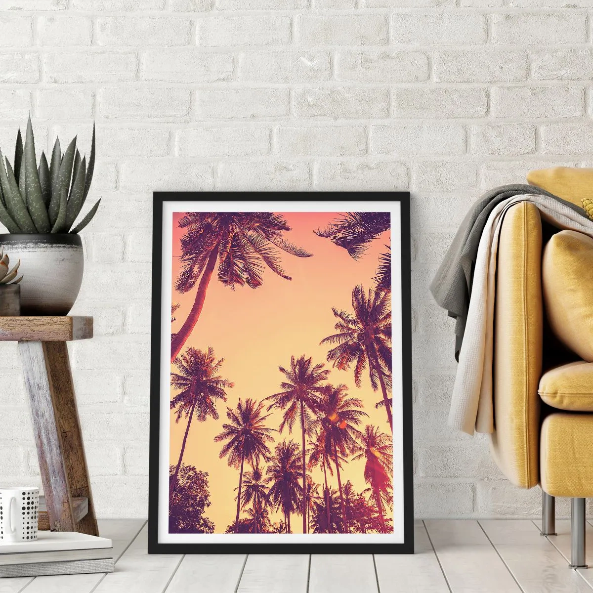 Pôster com moldura preta - Palmeiras nas cores quentes do pôr do sol - 50x70cm - Variação tropical - Decoração de parede moderna para a sala de estar e quarto ARTTOR