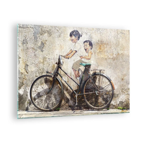 Quadro em vidro - Um mural com uma bicicleta e figuras de crianças contra um fundo de parede. - 70x50cm - Verdadeiro ou falso? - Decoração de parede moderna para a sala de estar e quarto ARTTOR