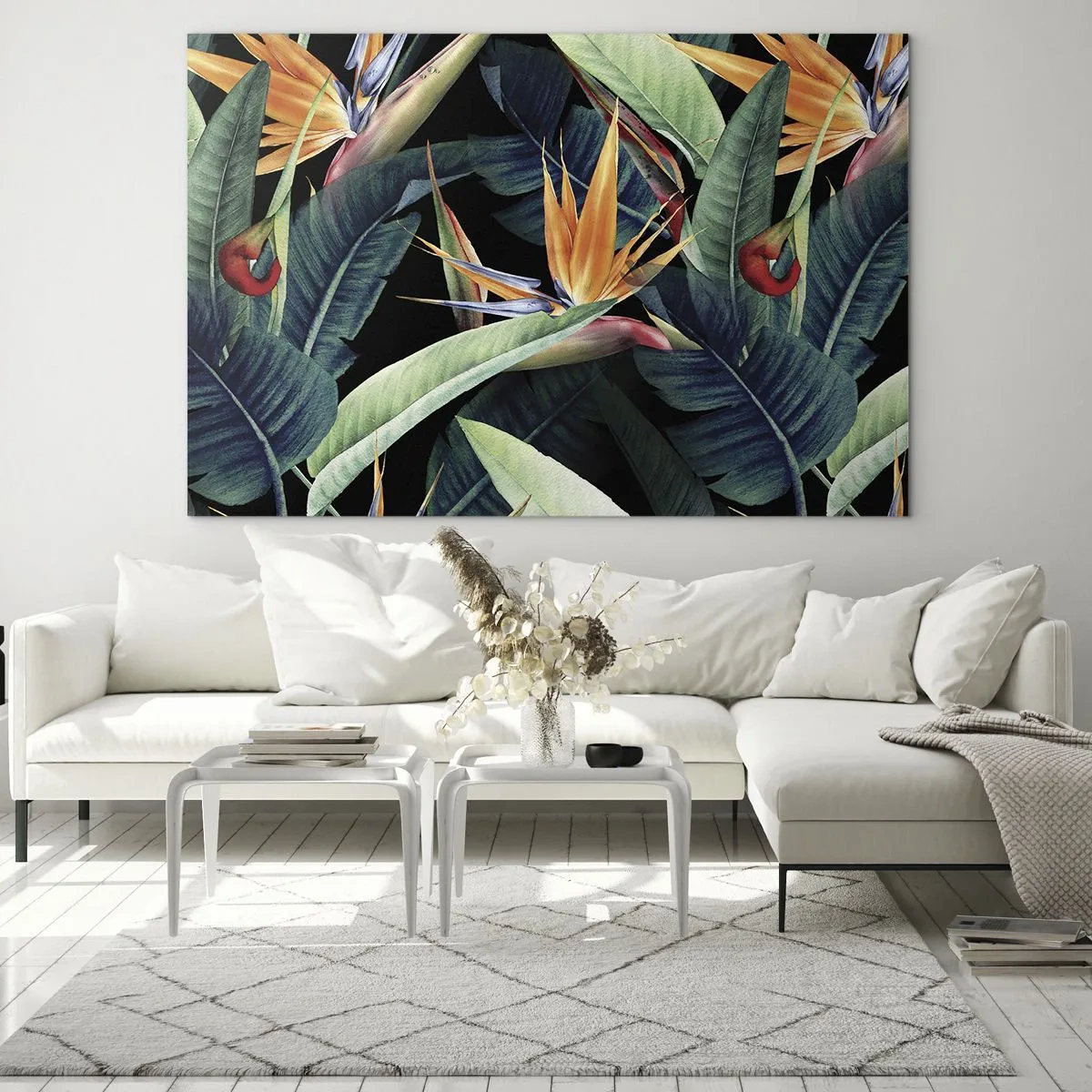Quadro em vidro - Flores de Strelitzia e folhas tropicais em um fundo preto - 70x50cm - Flores ardentes dos trópicos - Decoração de parede moderna para a sala de estar e quarto ARTTOR