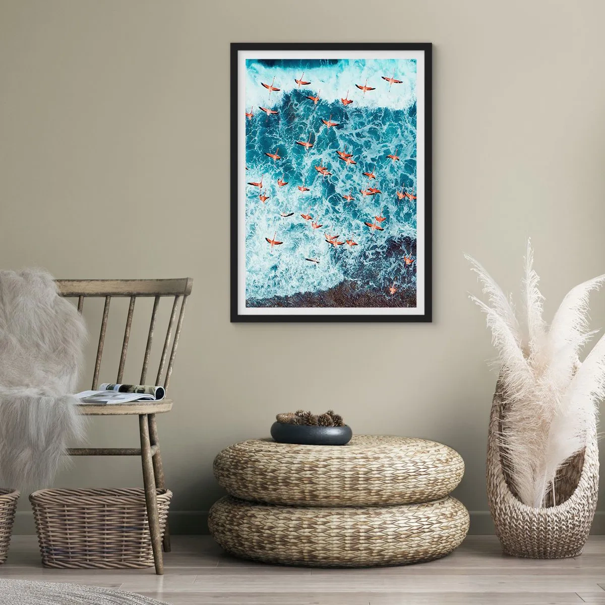 Pôster com moldura preta - Flamingos acima das ondas do oceano em cores intensas - 50x70cm - Desfile à beira-mar - Decoração de parede moderna para a sala de estar e quarto ARTTOR