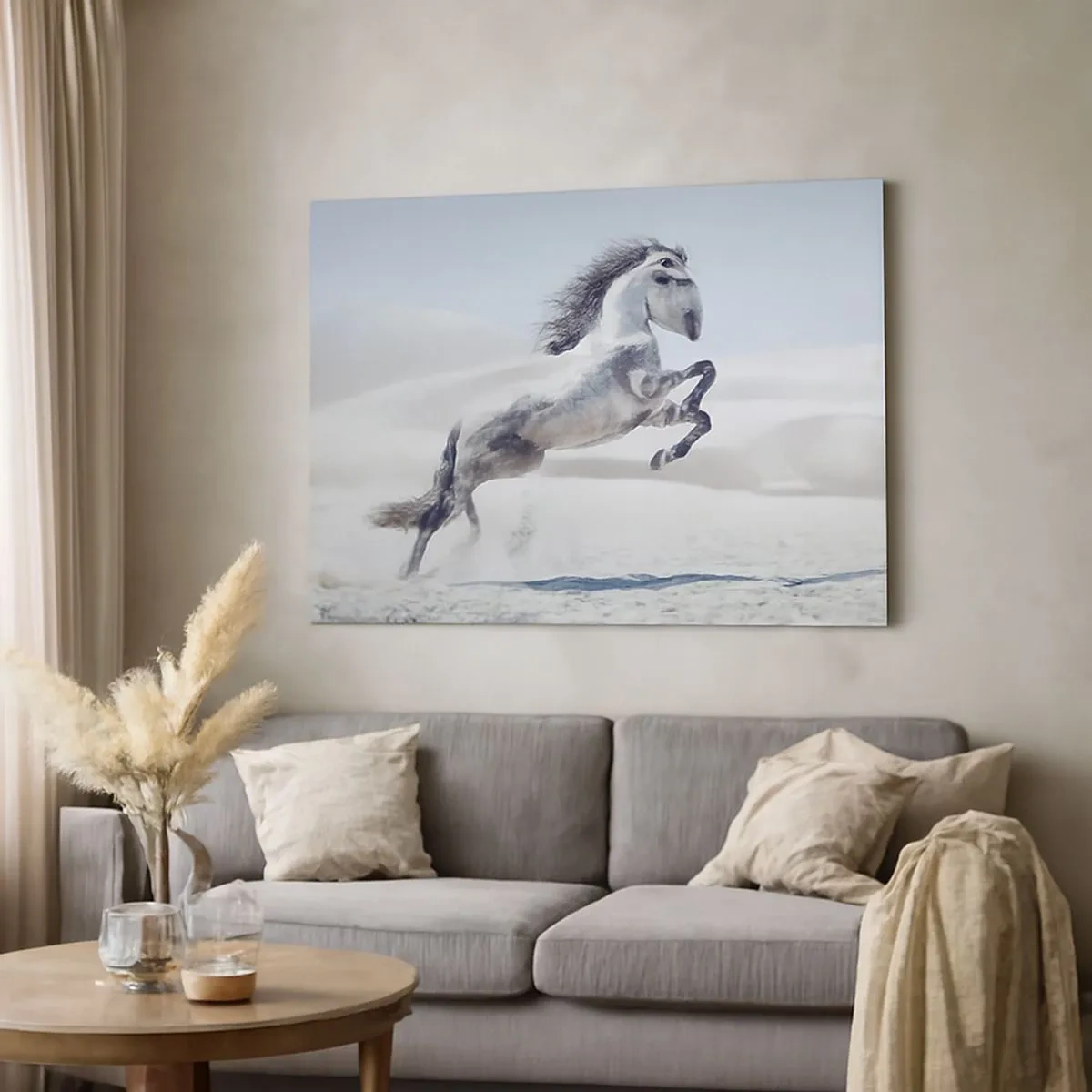 Quadro em tela - Um cavalo branco galopando contra o pano de fundo das dunas do deserto - 70x50cm - Príncipe árabe - Decoração de parede moderna para a sala de estar e quarto ARTTOR