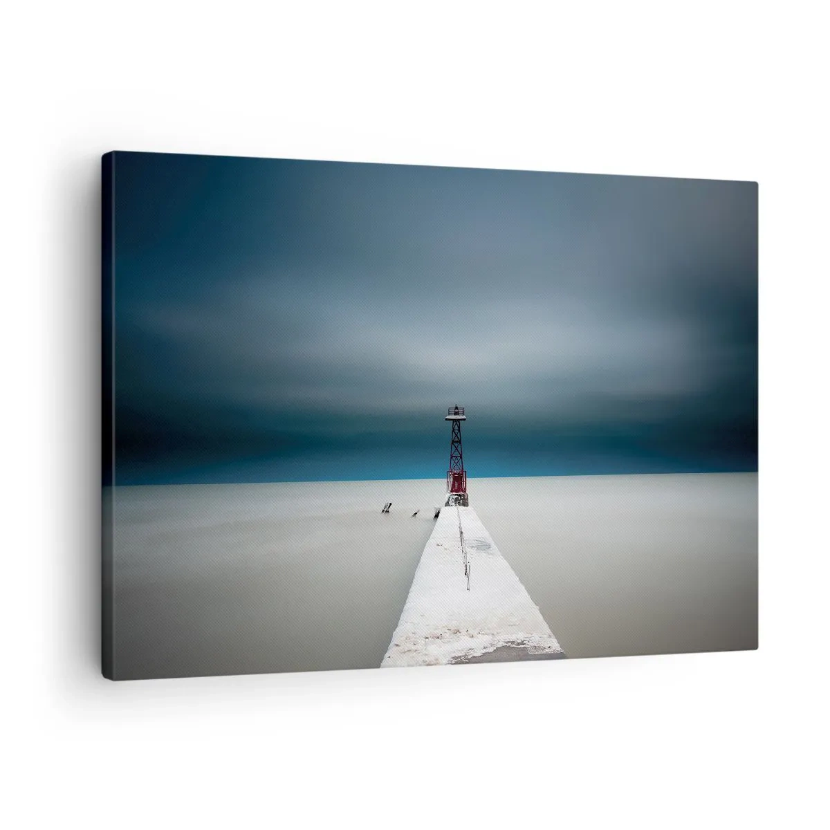 Quadro em tela - Um farol no final de um píer de concreto em uma paisagem árida - 70x50cm - Ao encontro do infinito - Decoração de parede moderna para a sala de estar e quarto ARTTOR