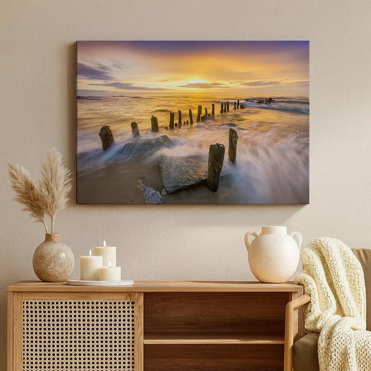 Quadro em tela - Pôr do sol sobre o mar com os restos de um antigo cais - 70x50cm - A beleza crua do Mar Báltico - Decoração de parede moderna para a sala de estar e quarto ARTTOR