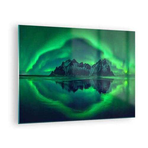 Quadro em vidro - A aurora boreal pairando sobre uma paisagem montanhosa e refletida na água - 70x50cm - Nos braços da aurora - Decoração de parede moderna para a sala de estar e quarto ARTTOR