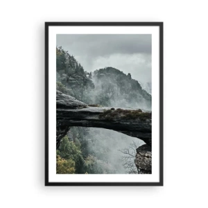 Pôster com moldura preta - Uma fotografia de uma misteriosa ponte de pedra envolta em neblina em uma paisagem montanhosa. - 50x70cm - A aventura está prestes a começar - Decoração de parede moderna para a sala de estar e quarto ARTTOR