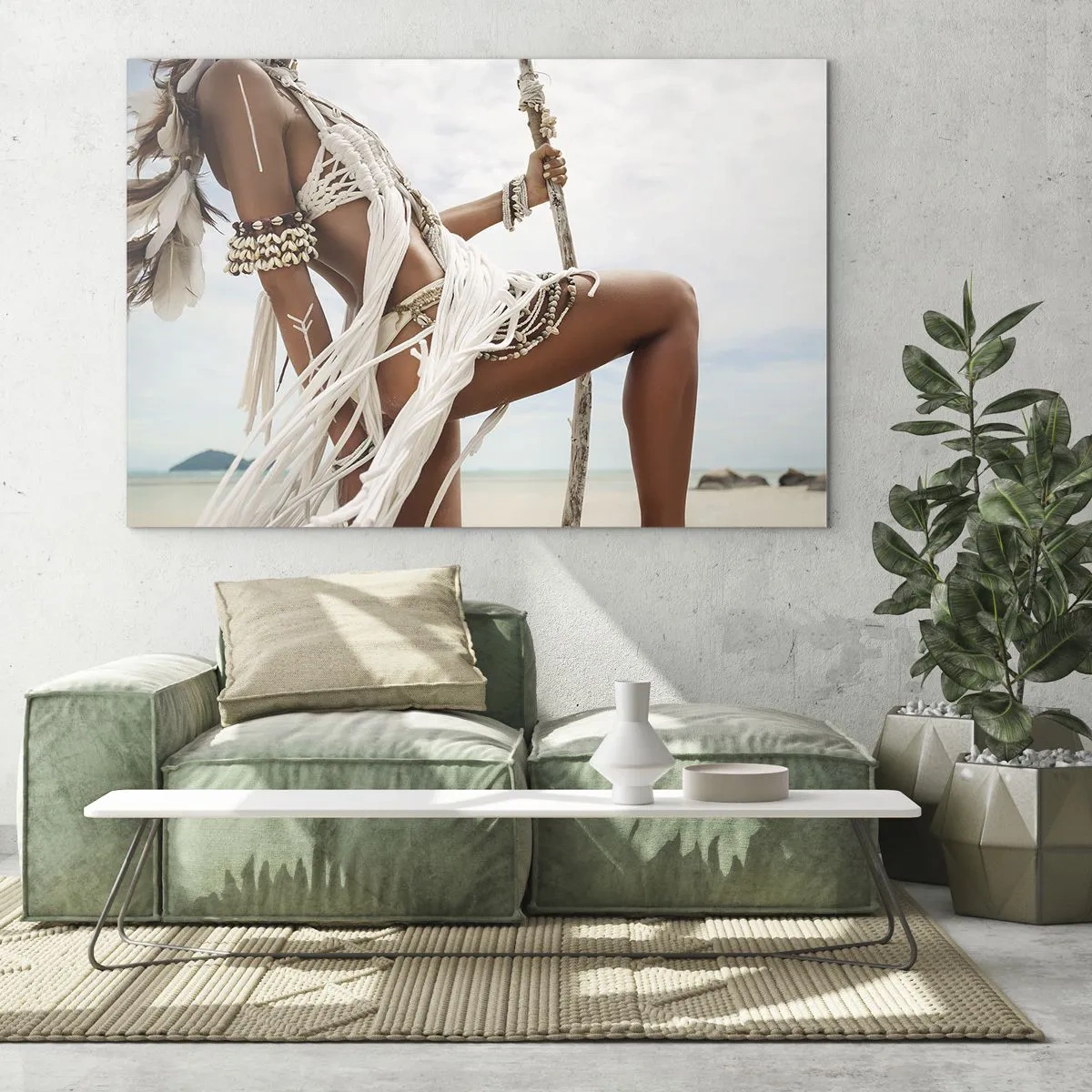 Quadro em vidro - Uma mulher com roupas étnicas, conchas e um pedaço de pau na praia. - 70x50cm - Sacerdotisa do Sol - Decoração de parede moderna para a sala de estar e quarto ARTTOR