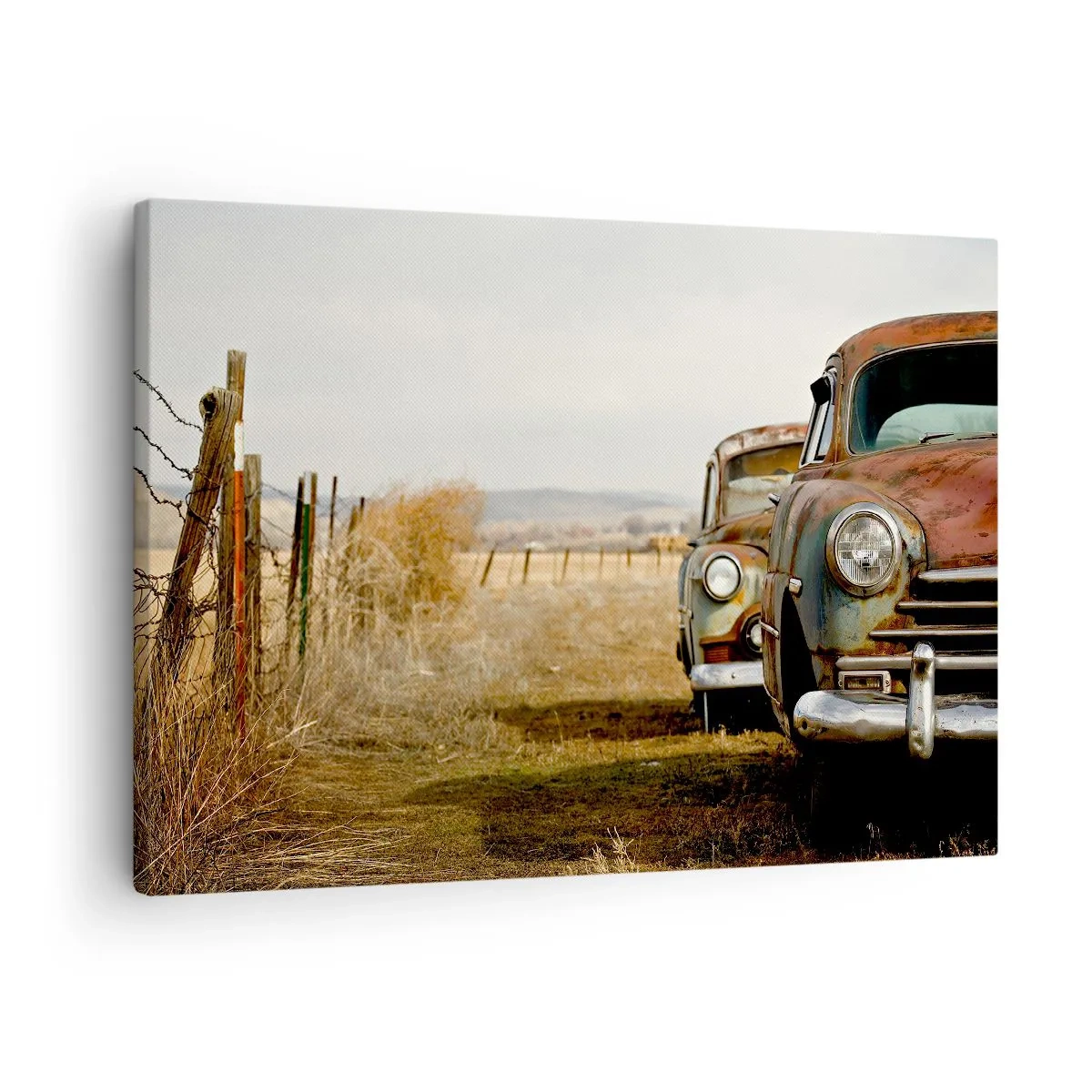 Quadro em tela - Dois carros velhos em uma estrada de terra ao lado de uma cerca de madeira - 70x50cm - Um merecido descanso - Decoração de parede moderna para a sala de estar e quarto ARTTOR