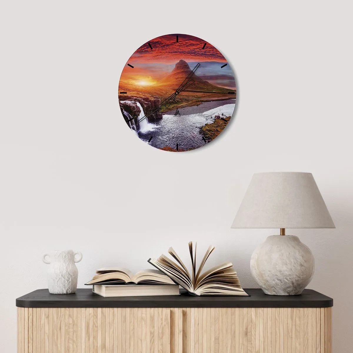 Relógio de parede - Relógio em vidro - Uma paisagem pitoresca com uma montanha, uma cachoeira e um pôr do sol - 30x30cm - A vista da Terra Média - Decoração de parede moderna para a sala de estar, cozinha e quarto ARTTOR