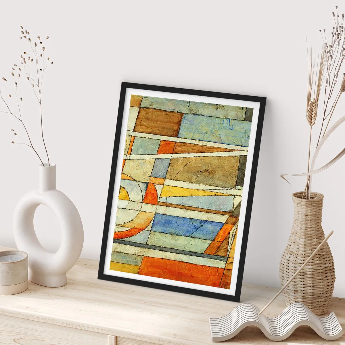 Pôster com moldura preta - Padrões geométricos em tons de laranja e azul - 50x70cm - Cubismo em construção - Decoração de parede moderna para a sala de estar e quarto ARTTOR