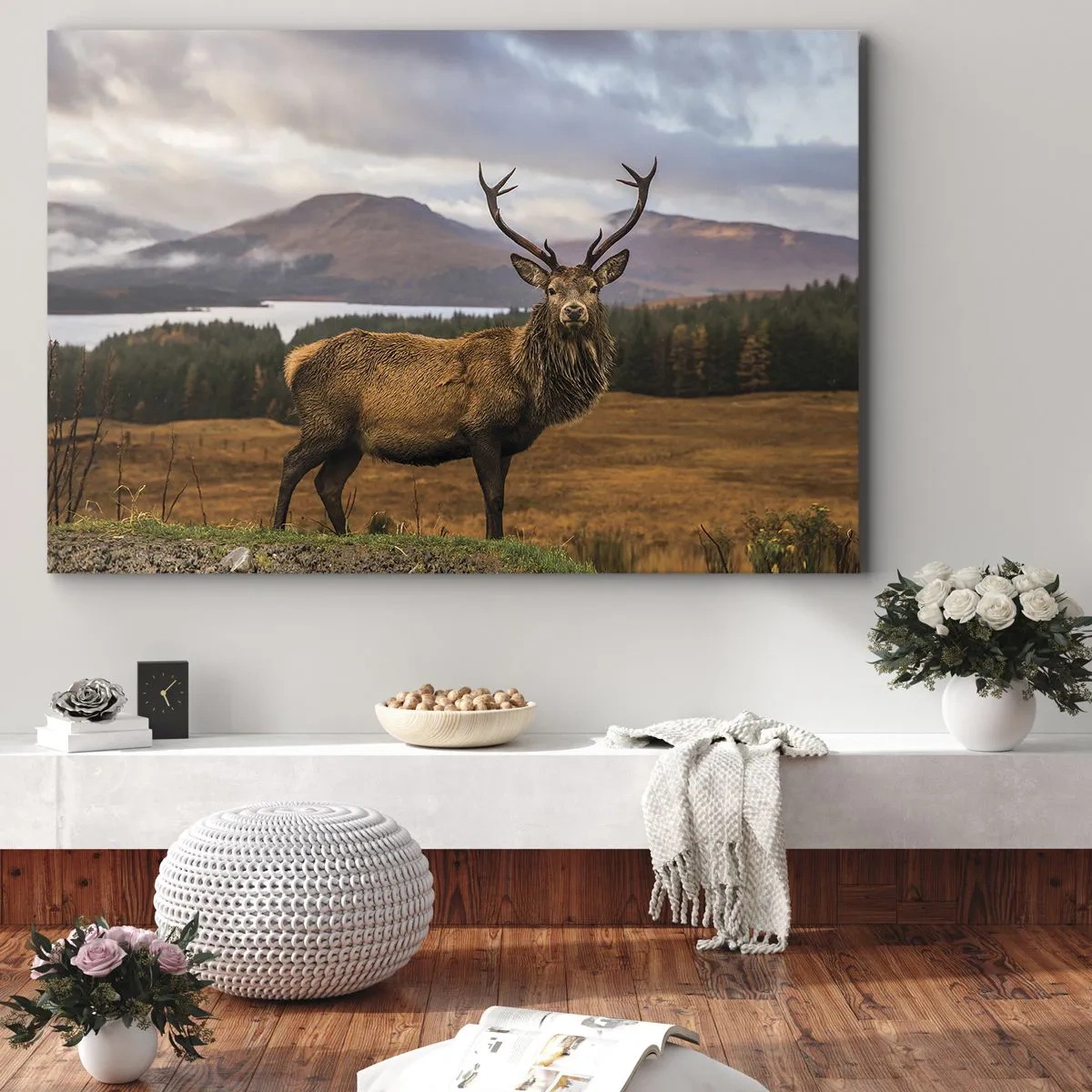 Quadro em tela - Um veado tendo como pano de fundo uma paisagem montanhosa com lagos e florestas - 70x50cm - A majestade da natureza - Decoração de parede moderna para a sala de estar e quarto ARTTOR