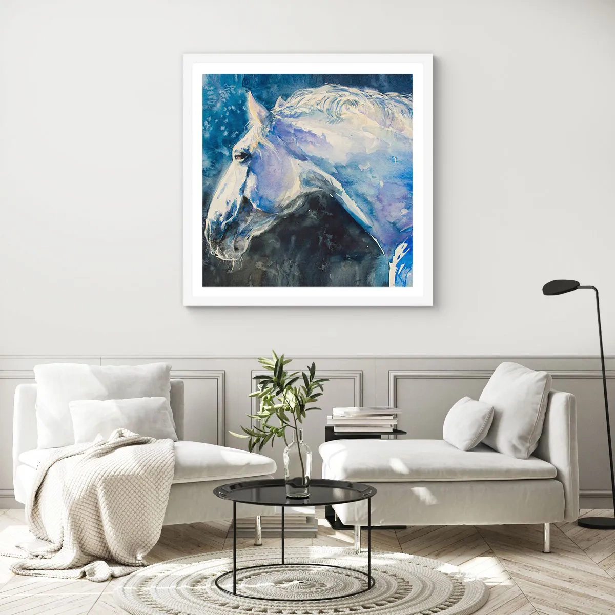 Pôster em moldura branca - Retrato com um brilho azul - 50x50 cm